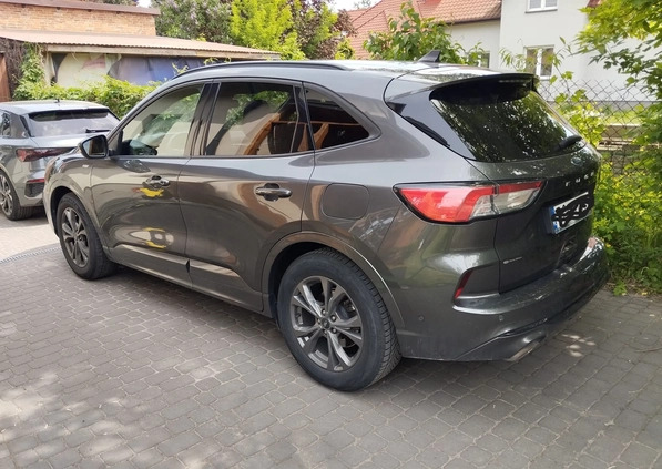 Ford Kuga cena 94000 przebieg: 49700, rok produkcji 2021 z Wołomin małe 46